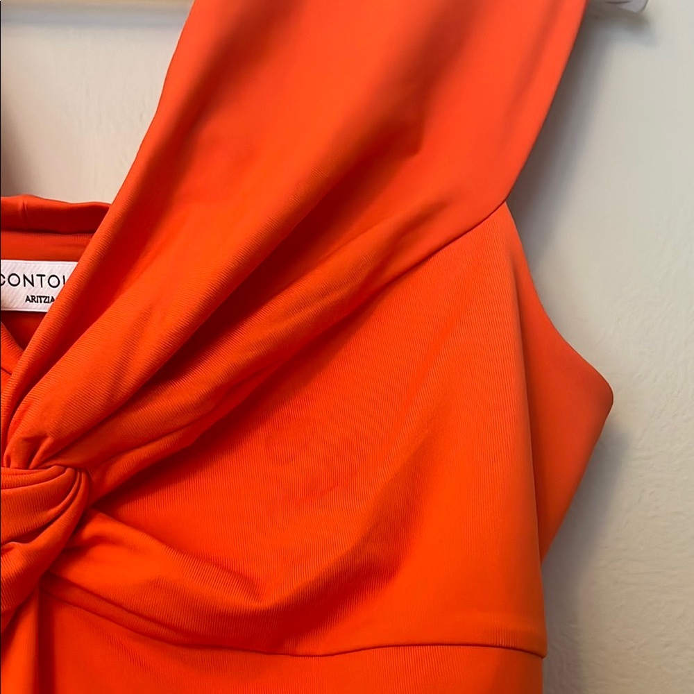 Aritizia Vibrant Orange top - Picture 3 of 4